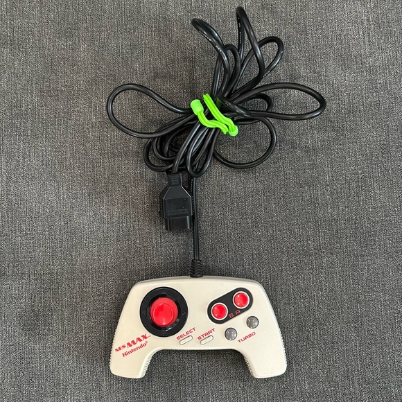 Nintendo Entertainment System - NES MAX Controller - Picture 1 of 3